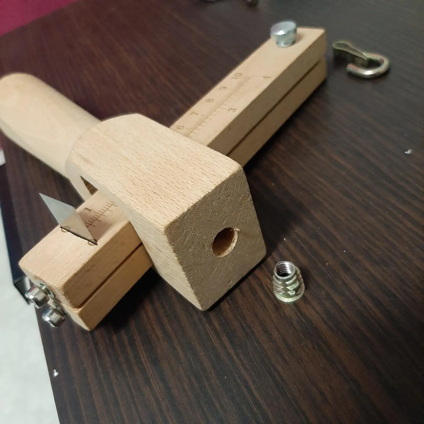 Garosa coupe-cuir réglable pour lanières 0 à 10 cm avec 5 lames