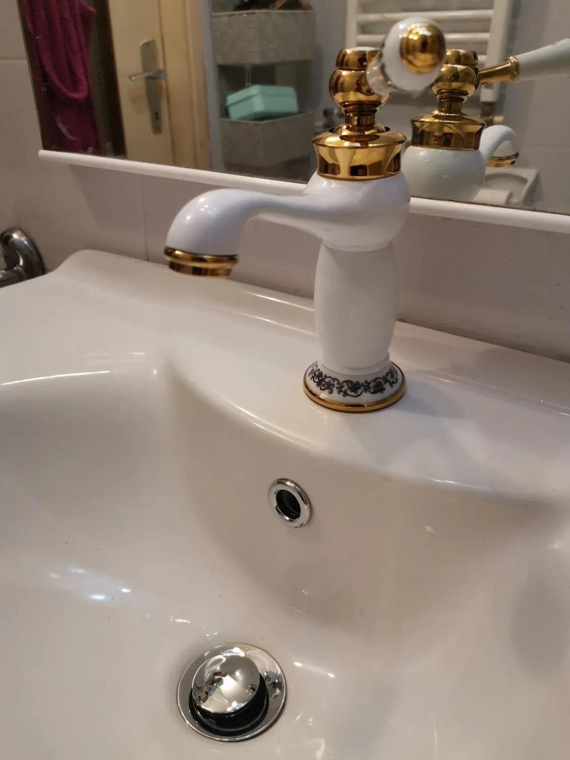 Garosa robinet lavabo vintage à motifs floraux, blanc antique, laiton