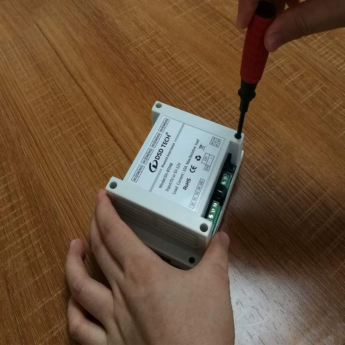 DSD TECH SH-BT04B relais Bluetooth V2 4 canaux 5/12 V