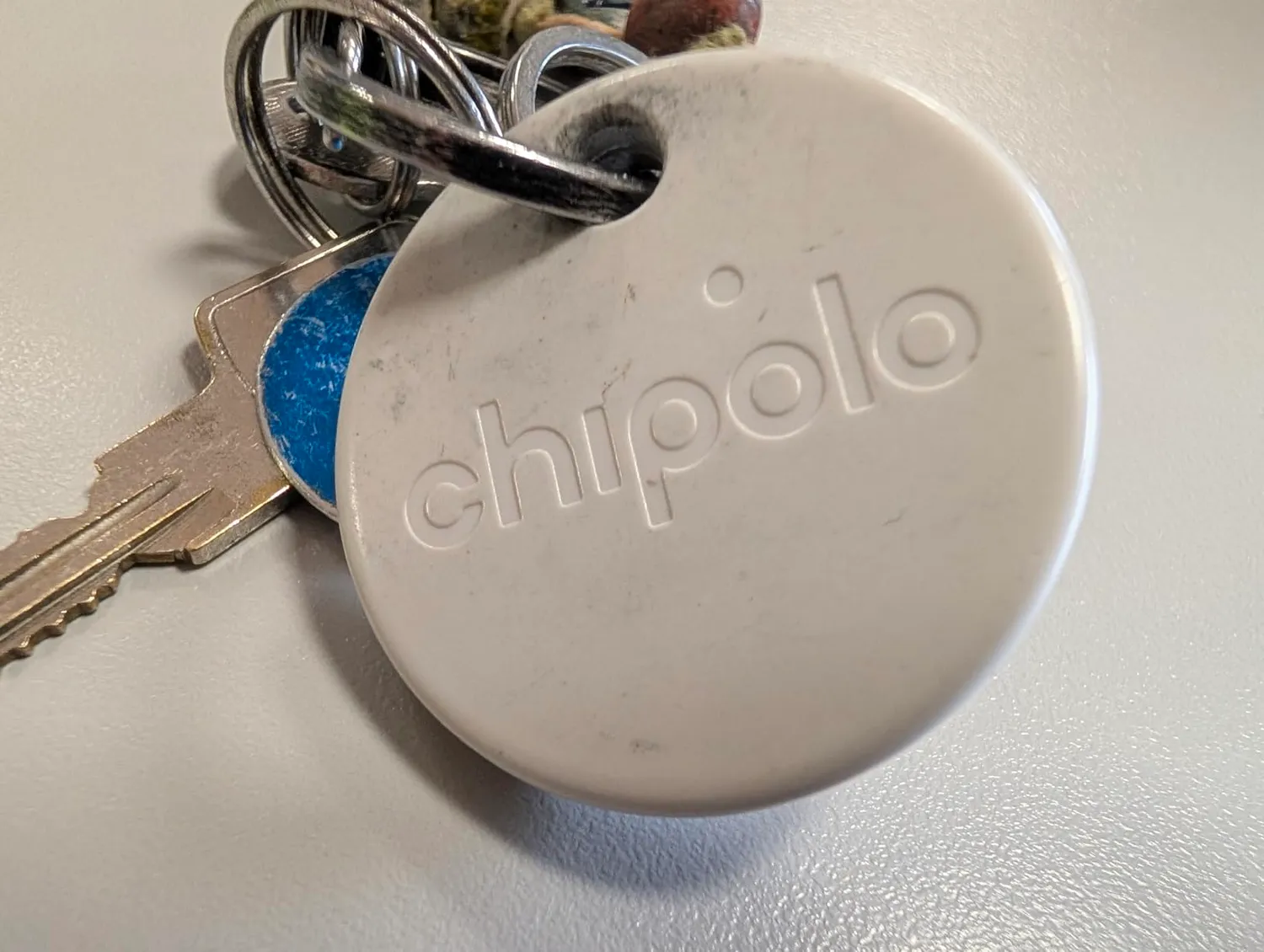 Chipolo ONE Point tracker clés pack de 4 blanc cassé sonore